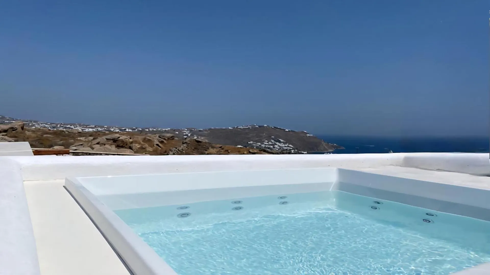 Villa Aderfia With Private Hot Tub 오르노스 0*,  그리스